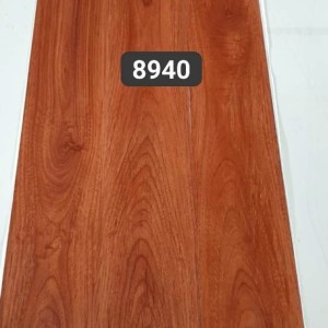 Sàn nhựa dán keo mã 8940